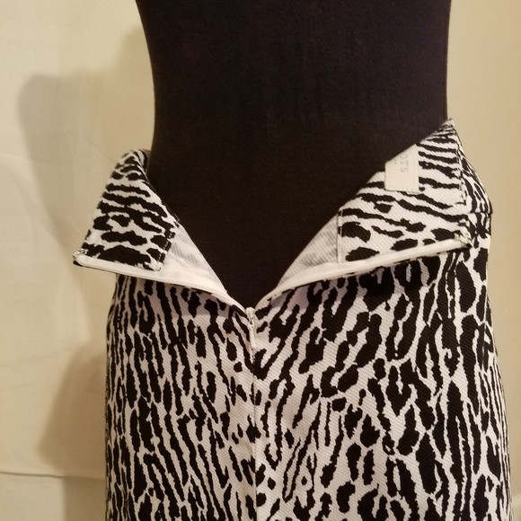TALBOTS Woman's petite black and white animal print skirt Size 8P - Picture 3 of 7